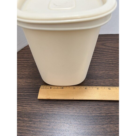 VTG Rubbermaid Servin’ Saver 6 Cup Almond #5 - Picture 7 of 7